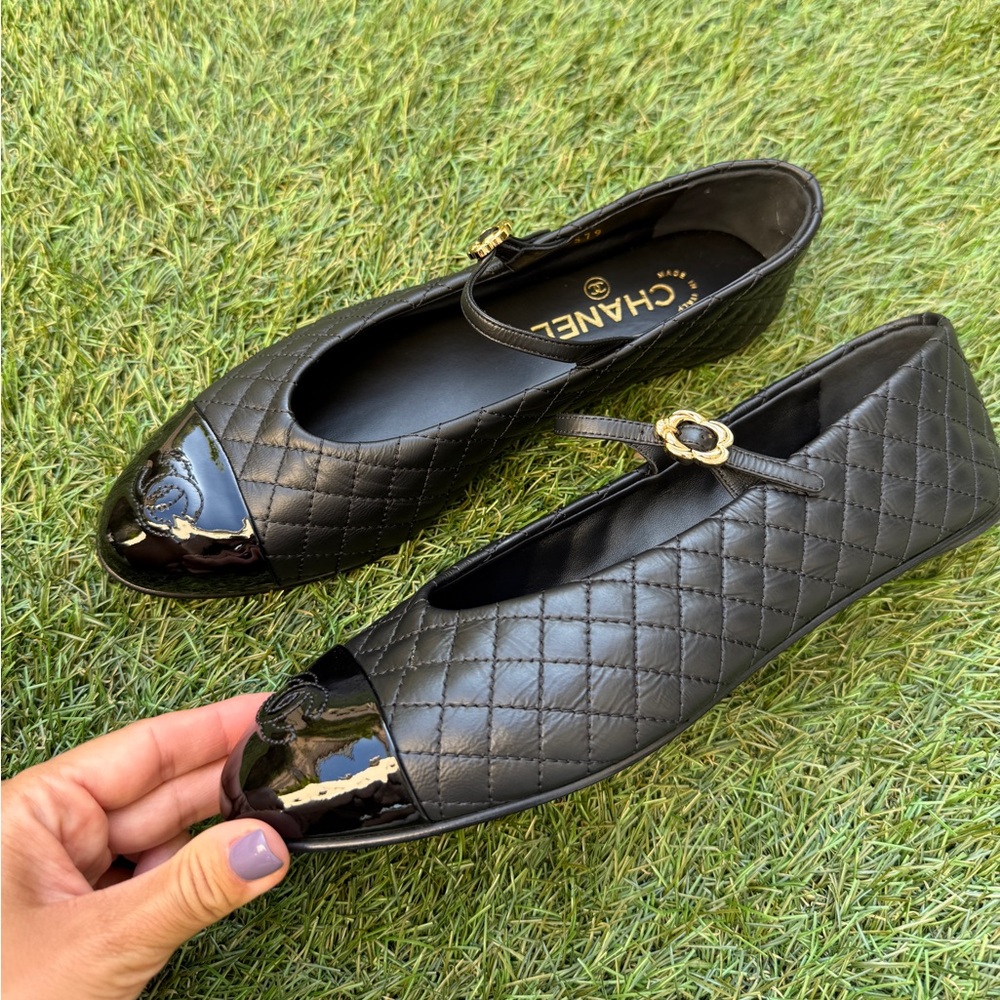 CHANEL CC LOGO BLACK LEATHER MARYJANE BALLET FLAT SHOES GOLD BUCKLE QUILTED 39.5 - Picture 9 of 15